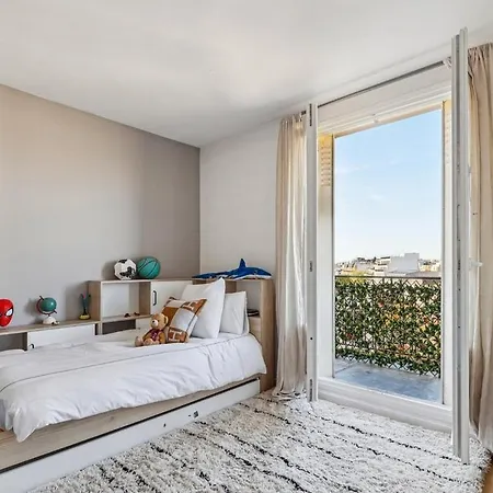 Avenue Montaigne * Paris