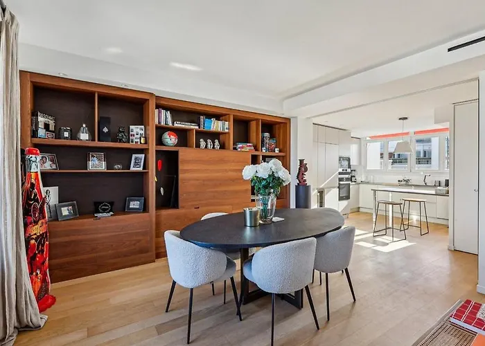 Apartament Avenue Montaigne Paryż